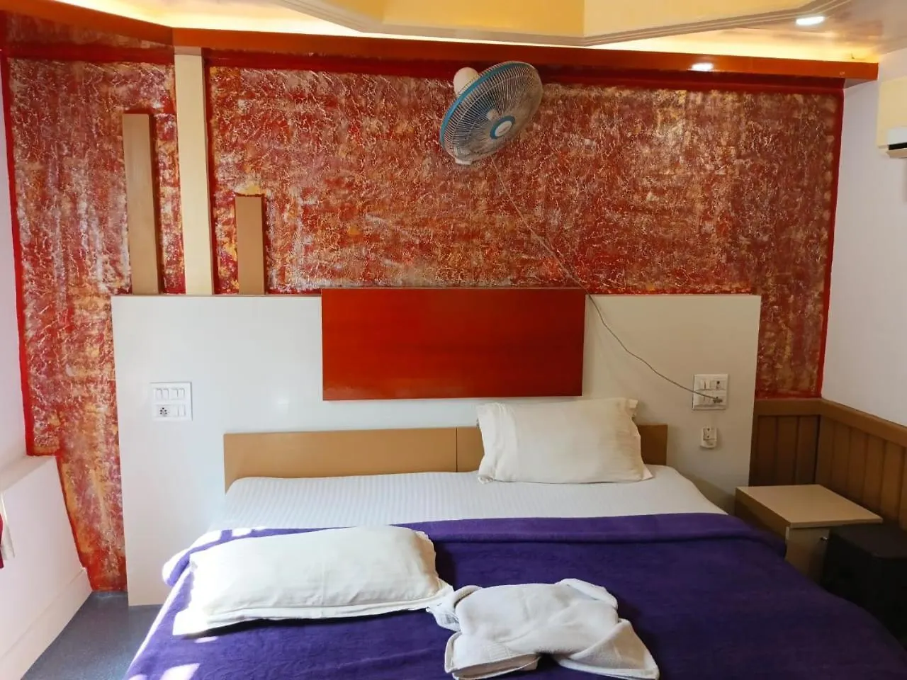Botel Mercury Houseboat Hotel Alappuzha